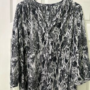 Women's Black and White Snake Print Top